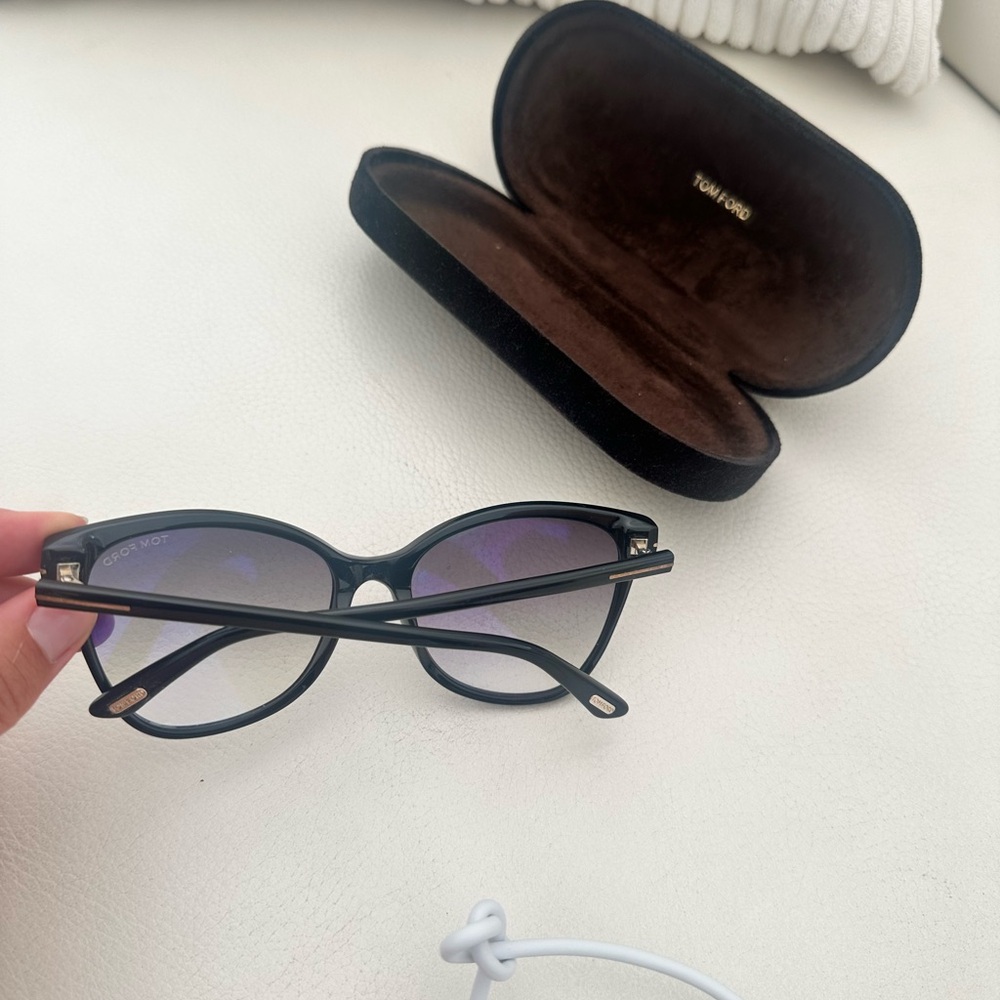 Auth TOM FORD Elegant Black Sunglasses